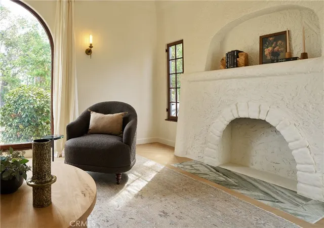 Photo 3 of Single family home for sale at 721 Palm Dr, Glendale, CA 91202 | MLS# AR26191241 | Listing updated on 2026-09-23