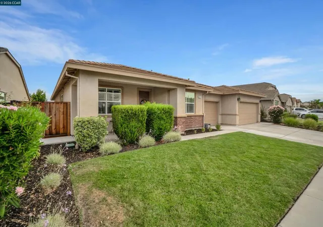 Photo 2 of Sale Pending at 816 Pathfinder, Oakley, CA 94561 | MLS# 41146810 | Listing updated on 2026-09-17