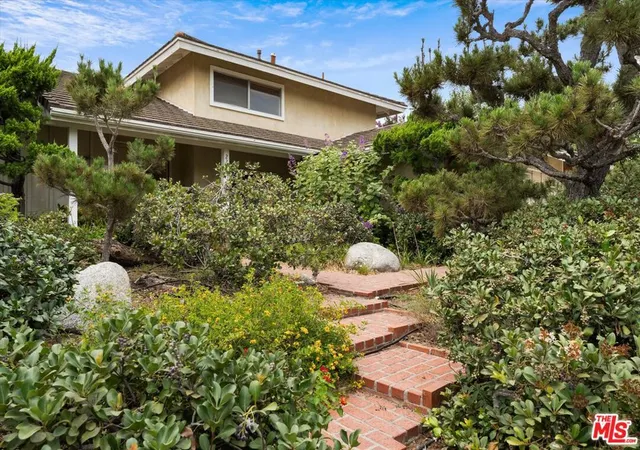 Photo 2 of Single family home for sale at 2243 Newquist Ct, Camarillo, CA 93010 | MLS# 26870013 | Listing updated on 2026-10-08