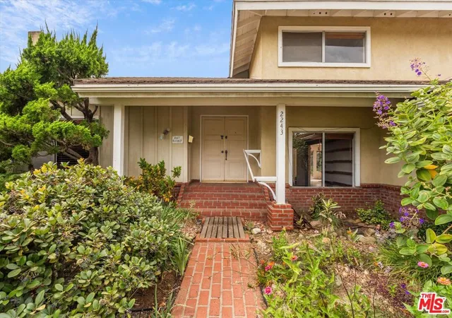 Photo 3 of Single family home for sale at 2243 Newquist Ct, Camarillo, CA 93010 | MLS# 26870013 | Listing updated on 2026-10-08