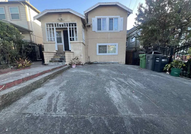 Photo 2 of Single family home for sale at 2209 E 22nd Street, Oakland, CA 94606 | MLS# 41146813 | Listing updated on 2026-10-02