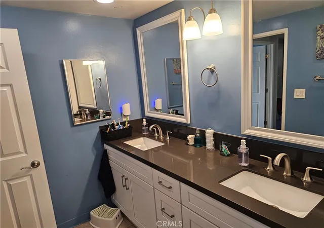 Photo 3 of Townhouse for sale at 1151 East 1st, Tustin, CA 92780 | MLS# PW26190974 | Listing updated on 2026-09-02