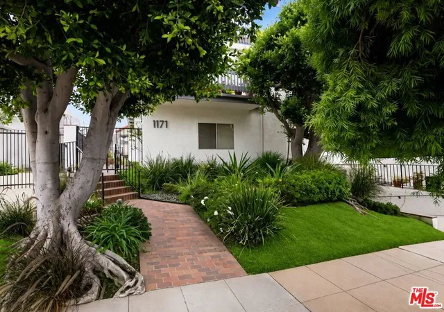 Photo 2 of Condo for sale at 1171 Stanford St #3, Santa Monica, CA 90403 | MLS# 26929621 | Listing updated on 2026-10-03