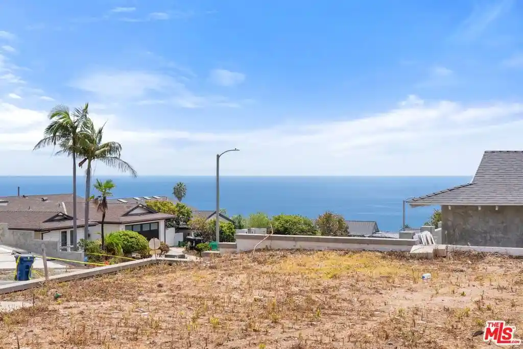 Photo 1 of Land for sale at 3709 Castlerock Rd, Malibu, CA 90265 | MLS# 26920007 | Listing updated on 2026-10-19