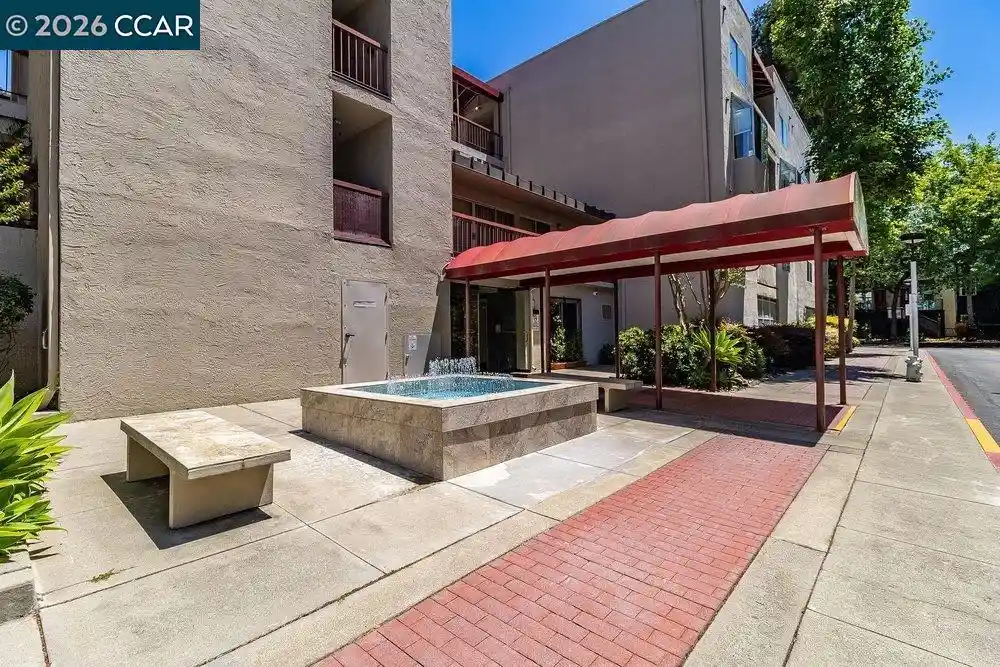 Listing Photo 2 - Condo for sale in 3173 Wayside Plz located at 3173 Wayside Plz, Walnut Creek, CA 94597 - Unit #301