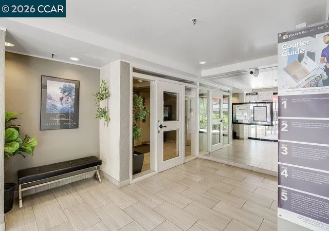 Listing Photo 4 - Condo for sale in building located at 3173 Wayside Plz, Walnut Creek, CA 94597 - Unit #301