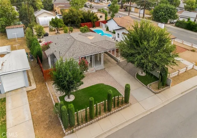 Photo 3 of Sale Pending at 831 W George, Banning, CA 92220 | MLS# IV26191715 | Listing updated on 2026-10-08