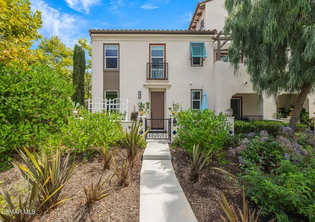 Townhouse for sale at 697 Camino Tierra Santa, Camarillo, CA 93010 | MLS# 226004164