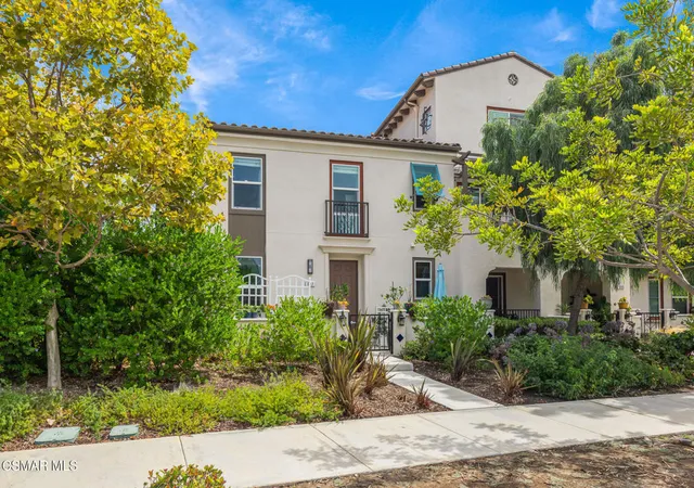 Photo 2 of Townhouse for sale at 697 Camino Tierra Santa, Camarillo, CA 93010 | MLS# 226004164 | Listing updated on 2026-09-10