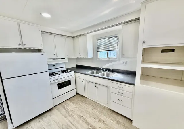 Photo 2 of Manufactured home for sale at 17069 N Indian Cyn Dr #68, North Palm Springs, CA 92258 | MLS# 219152124DA | Listing updated on 2026-10-09