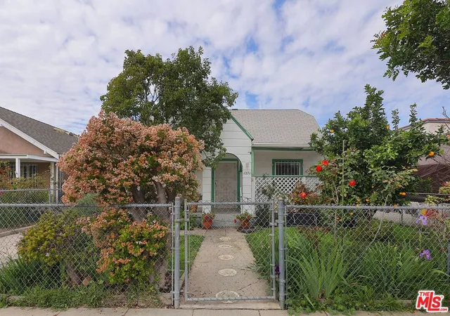 Photo 2 of Single family home for sale at 1271 S Mullen Ave, Los Angeles, CA 90019 | MLS# 26934799 | Listing updated on 2026-09-17