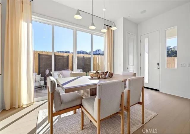 Listing Photo 3 - Condo for sale in building located at 26671 Eclipse Wy, Stevenson Ranch, CA 91381