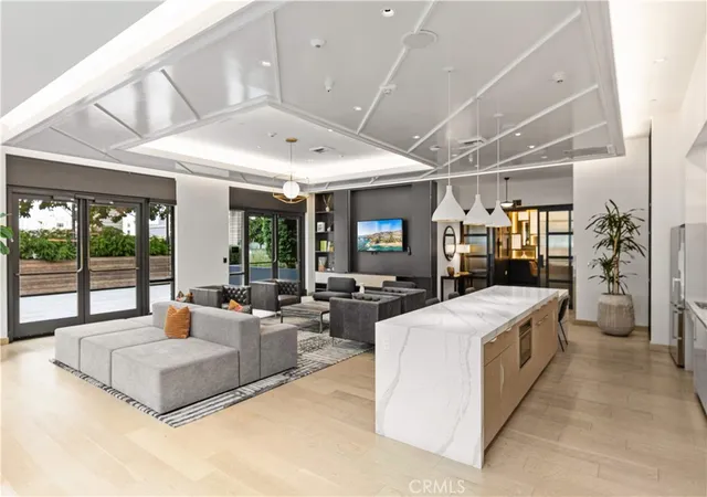 Photo 3 of Condo for sale at 400 S Broadway #1607, Los Angeles, CA 90013 | MLS# AR26182310 | Listing updated on 2026-10-10