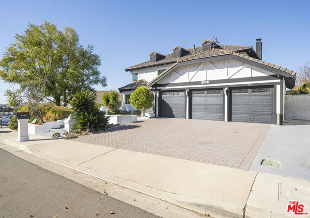 Photo 2 of Single family home for sale at 1515 Sunbluff Dr, Diamond Bar, CA 91765 | MLS# 26938569 | Listing updated on 2026-09-28