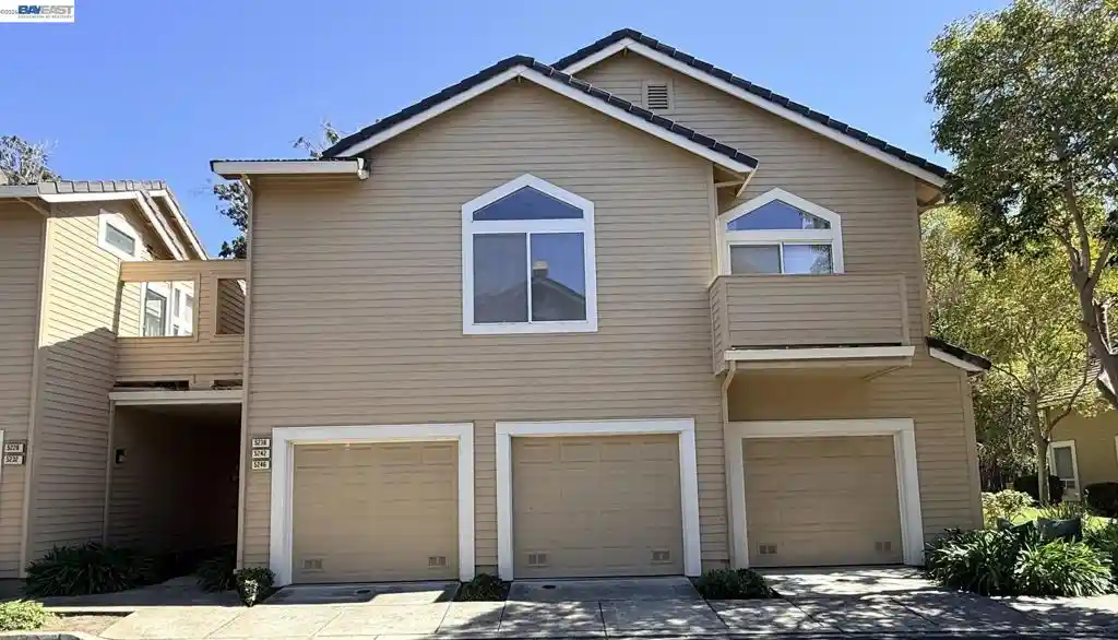 Listing Photo 2 - Condo for sale in 5246 Tacoma Cmn located at 5246 Tacoma Cmn, Fremont, CA 94555 - Unit 5246 Tacoma Cmn