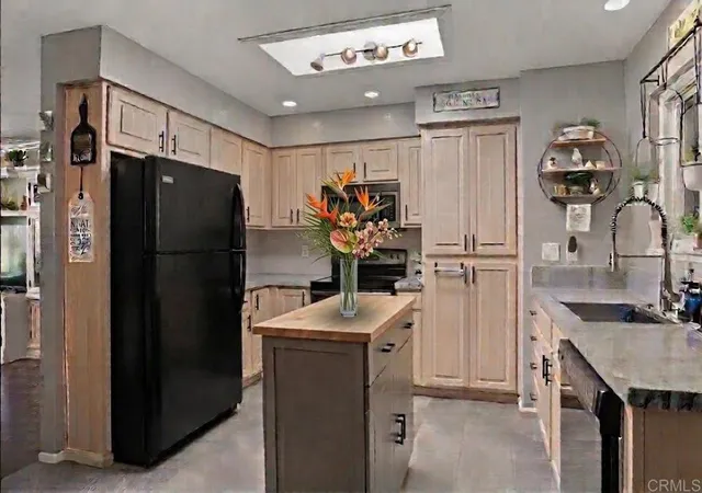 Photo 3 of Condo for sale at 3548 Bartlett Ave, Oceanside, CA 92057 | MLS# NDP2608245 | Listing updated on 2026-10-07