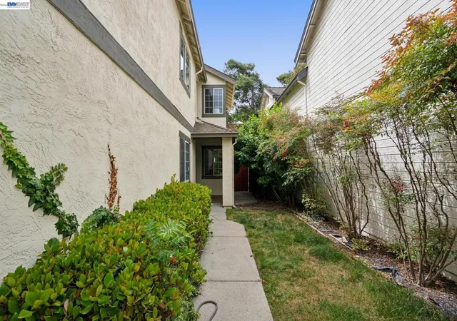 Photo 1 of Single family home for sale at 34617 Winslow Ter, Fremont, CA 94555 | MLS# 41146869 | Listing updated on 2026-10-07