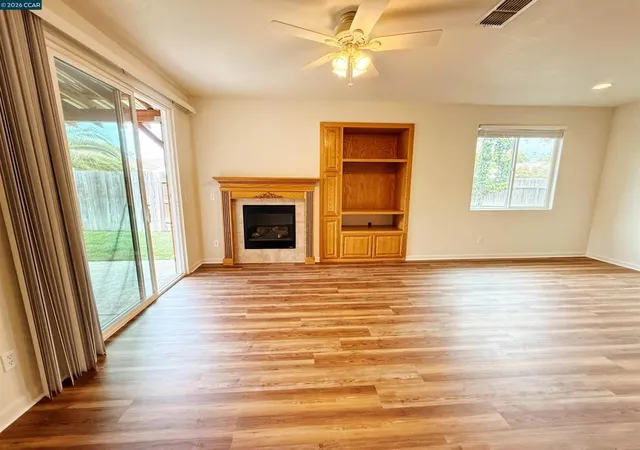 Photo 3 of Single family home for sale at 413 Arlingdale Cir, Rio Linda, CA 95673 | MLS# 41146880 | Listing updated on 2026-09-22