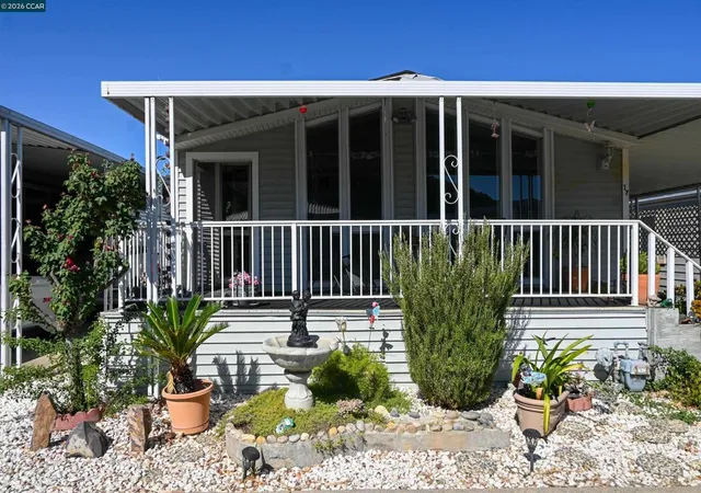 Photo 2 of Manufactured home for sale at 17 Bradley Ln, Antioch, CA 94509 | MLS# 41146883 | Listing updated on 2026-09-30