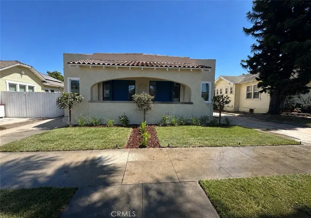 Photo 1 of Sale Pending at 648 Mira Mar, Long Beach, CA 90814 | MLS# CV26192056 | Listing updated on 2026-09-28