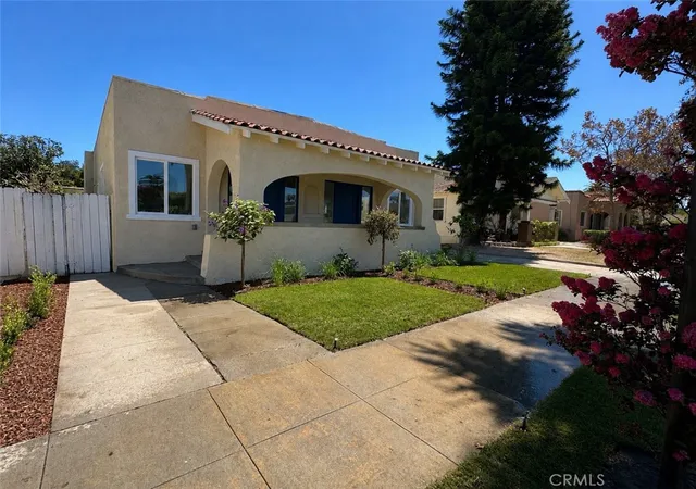 Photo 3 of Sale Pending at 648 Mira Mar, Long Beach, CA 90814 | MLS# CV26192056 | Listing updated on 2026-09-28