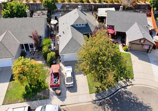 Photo 2 of Sale Pending at 686 Frazier Dr, Oakley, CA 94561 | MLS# 41146885 | Listing updated on 2026-10-02