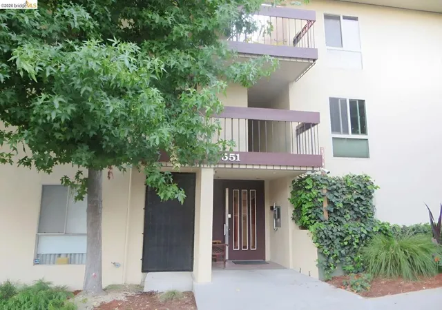 Photo 2 of Condo for sale at 551 Jean St #410, Oakland, CA 94610 | MLS# 41146886 | Listing updated on 2026-10-11