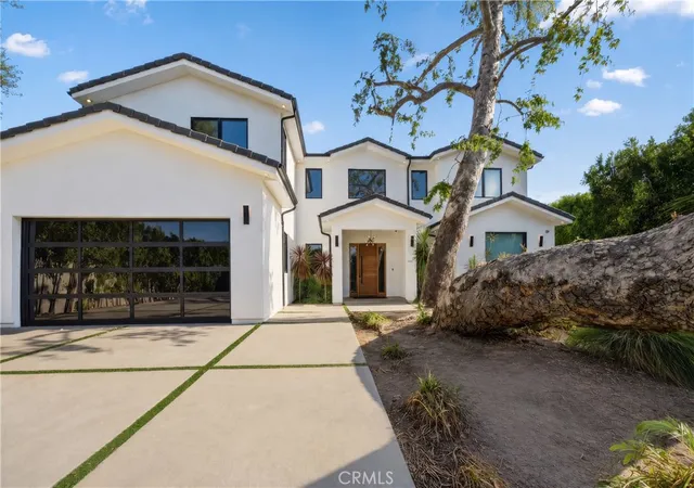 Photo 3 of Mansion for sale at 23262 Gonzales Dr, Woodland Hills, CA 91367 | MLS# SR26191839 | Listing updated on 2026-09-18