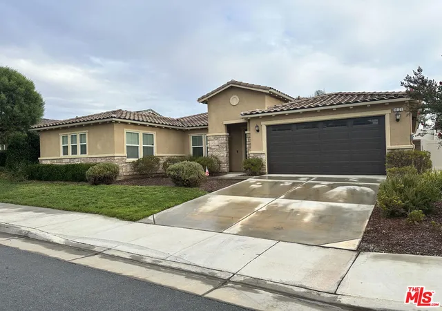 Photo 4 of Single family home for sale at 30121 Alfalfa Ln, Murrieta, CA 92563 | MLS# 26943835 | Listing updated on 2026-09-10