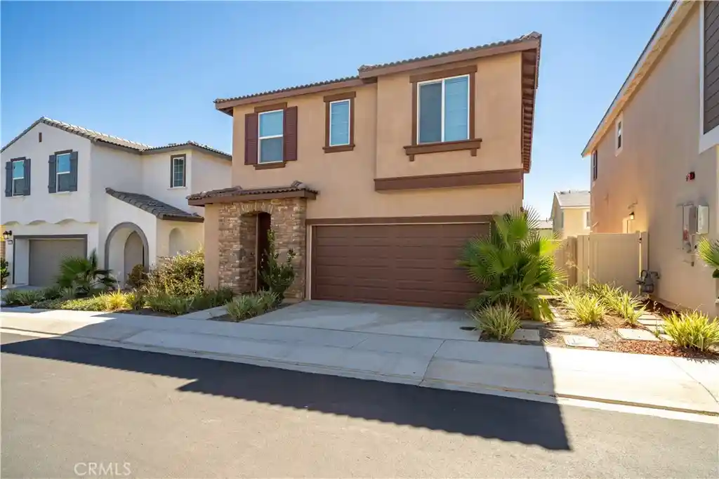 Listing Photo 1 - Condo for sale in 36612 Desert Tortoise Rd located at 36612 Desert Tortoise Rd, Murrieta, CA 92563 - Unit 36612 Desert Tortoise Rd