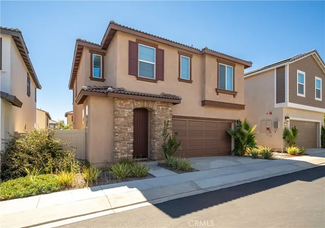 Listing Photo 3 - Condo for sale in building located at 36612 Desert Tortoise Rd, Murrieta, CA 92563