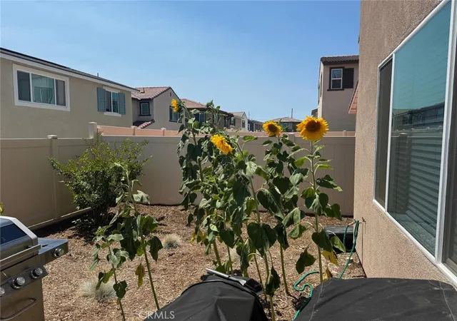 Listing Photo 5 - Condo for sale in building located at 36612 Desert Tortoise Rd, Murrieta, CA 92563