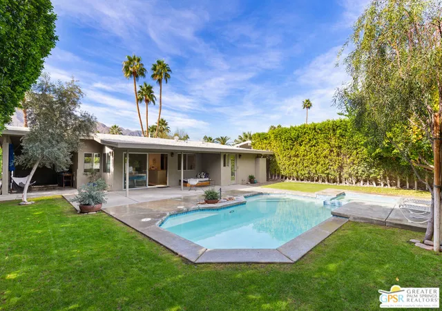 Photo 2 of Sale Pending at 530 N Calle Rolph, Palm Springs, CA 92262 | MLS# 26914545PS | Listing updated on 2026-10-06