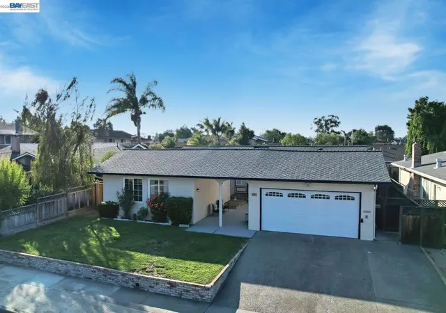 Photo 2 of Sale Pending at 5261 Sussex Pl, Newark, CA 94560 | MLS# 41146929 | Listing updated on 2026-09-30