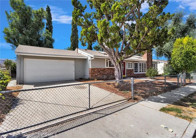 Photo 3 of Single family home for sale at 1534 Wallace St, Simi Valley, CA 93065 | MLS# CV26191222 | Listing updated on 2026-09-19