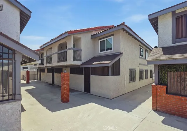 Listing Photo 1 - Condo for sale in building located at 1239 W Rosecrans, Gardena, CA 90247 - Unit #4