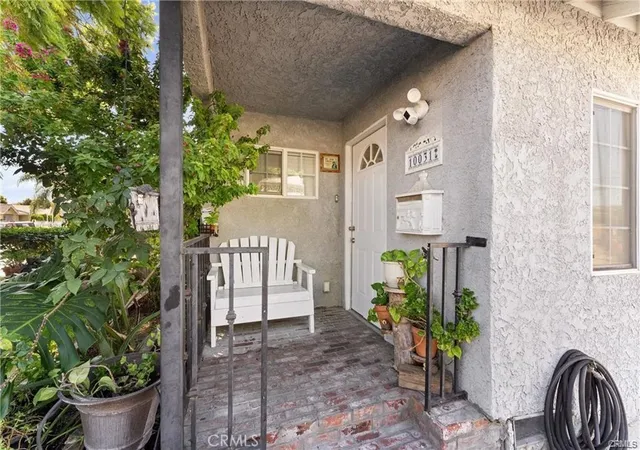 Photo 2 of Sale Pending at 10031 San Antonio, South Gate, CA 90280 | MLS# DW26192430 | Listing updated on 2026-09-30