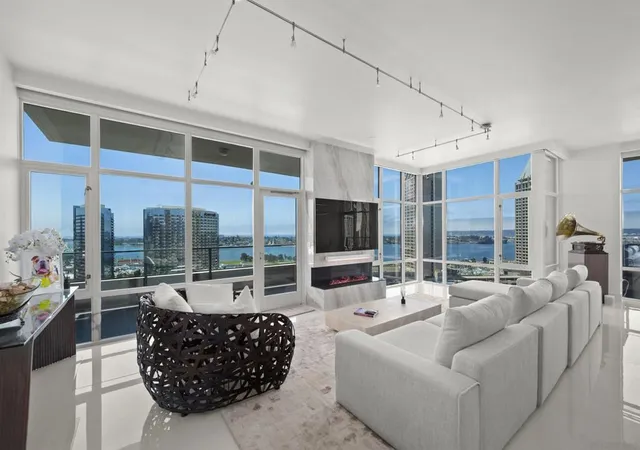 550 Front St, 550 Front St, San Diego, CA 92101
