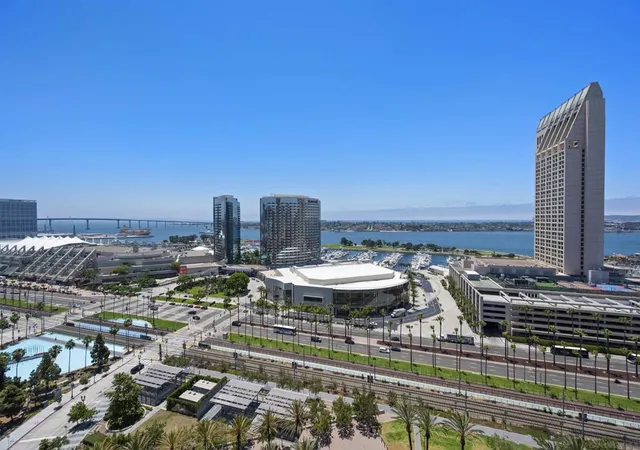 Listing Photo 4 - Condo for sale in building located at 550 Front St, San Diego, CA 92101 - Unit #1708