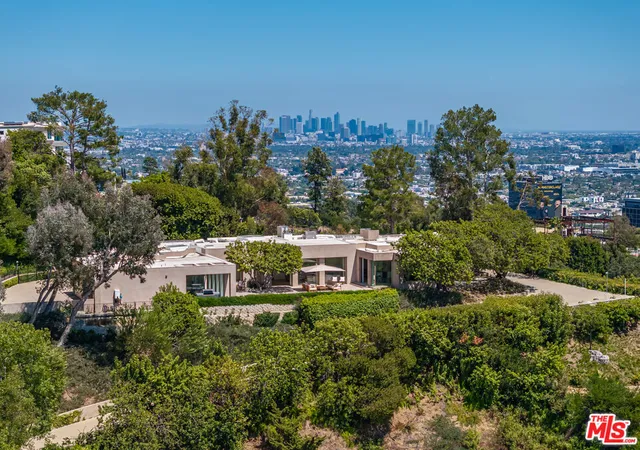 Photo 1 of Single family home for sale at 1016 N Hillcrest Rd, Beverly Hills, CA 90210 | MLS# 26895913 | Listing updated on 2026-09-28