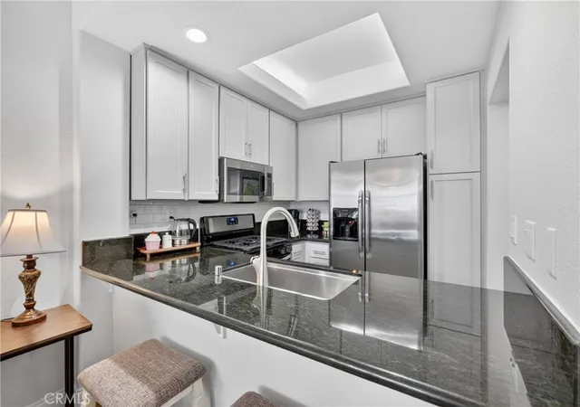 Listing Photo 5 - Condo for sale in building located at 1027 S Stresa, Anaheim, CA 92808