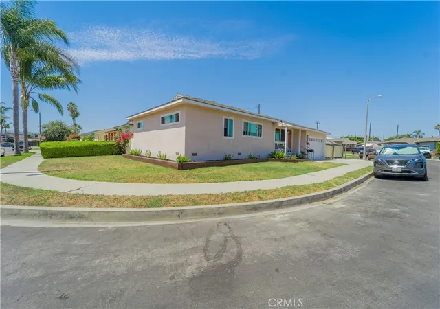 Photo 2 of Sale Pending at 1141 W Young, Wilmington, CA 90744 | MLS# DW26190684 | Listing updated on 2026-09-13