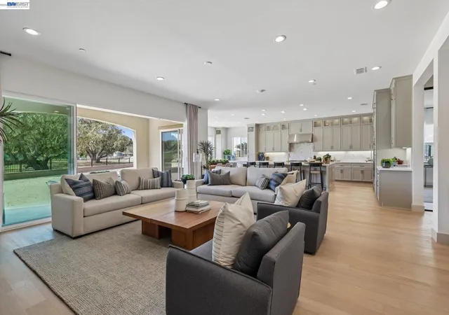 Photo 2 of Single family home for sale at 2690 Bay View Dr, Seaside, CA 93955 | MLS# 41146956 | Listing updated on 2026-09-09