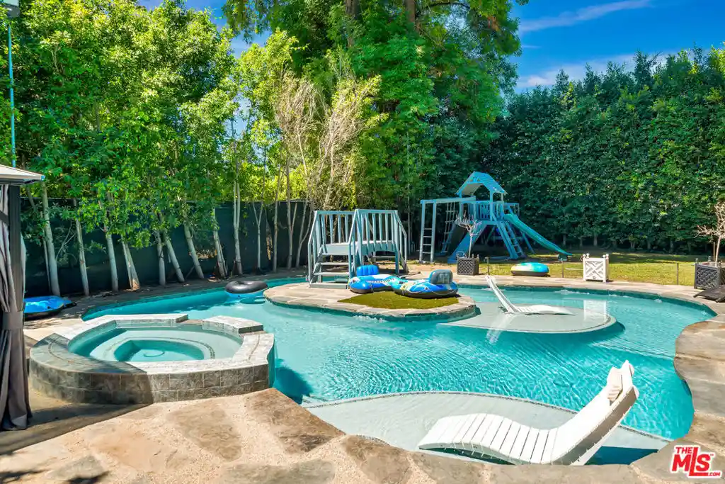 Photo 1 of Single family home for sale at 5923 N Corbin Ave, Tarzana, CA 91356 | MLS# 26876845 | Listing updated on 2026-10-21