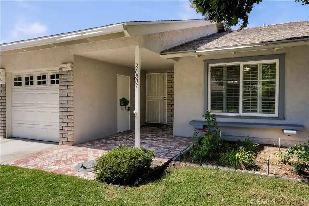 Condo for sale at 26807 Cir Of The Oaks, Newhall, CA 91321 | MLS# SR26192401