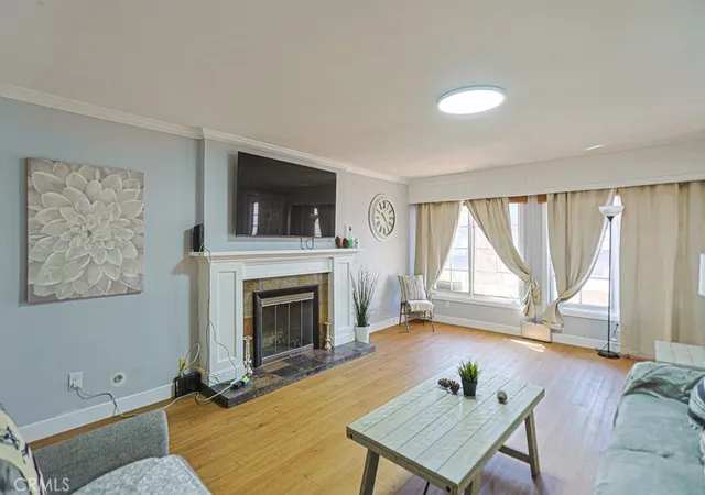 Listing Photo 5 - Condo for sale in building located at 218 16th, Huntington Beach, CA 92648 - Unit #A