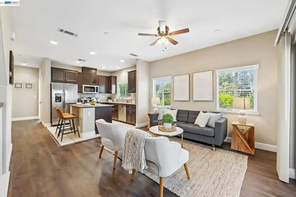 Photo 1 of Townhouse for sale at 1252 Detroit Ave #5, Concord, CA 94520 | MLS# 41146971 | Listing updated on 2026-10-25