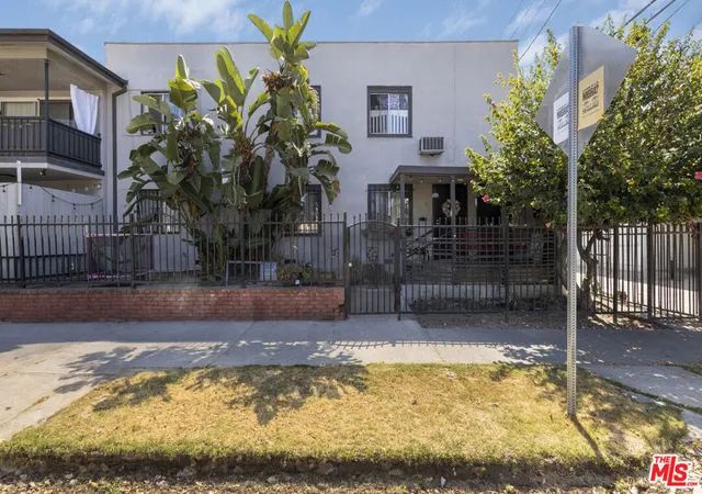 Listing Photo 2 - Condo for sale in building located at 1014 N El Centro Ave, Los Angeles, CA 90038