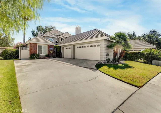 Photo 1 of Single family home for sale at 25906 Bellis Dr, Valencia, CA 91355 | MLS# SR26192577 | Listing updated on 2026-10-11