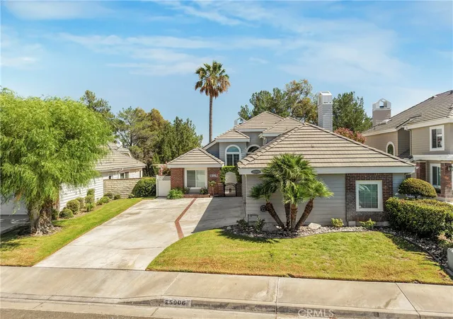 Photo 2 of Single family home for sale at 25906 Bellis Dr, Valencia, CA 91355 | MLS# SR26192577 | Listing updated on 2026-10-11